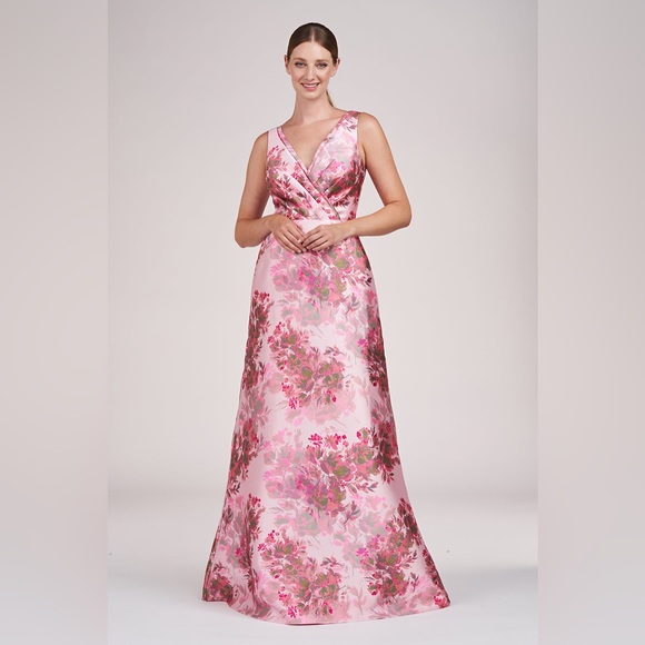 $328 Kay Unger

Opal Rose Mikado Gown size 12 - Picture 1 of 9
